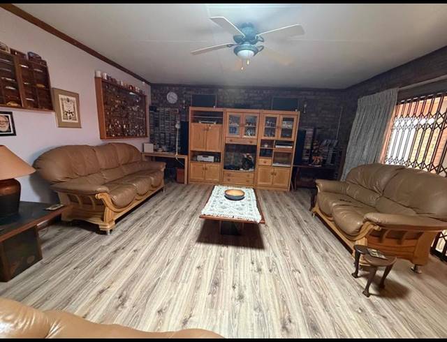 3 BEDROOM HOUSE FOR SALE IN CASSELDALE